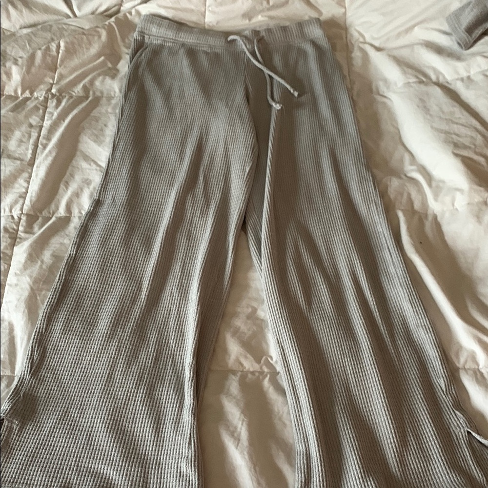 Cozy Ribbed Lounge Set in Gray - Picture 6 of 10